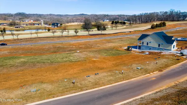 1848 Black Bear Circle, Loudon, TN 37774
