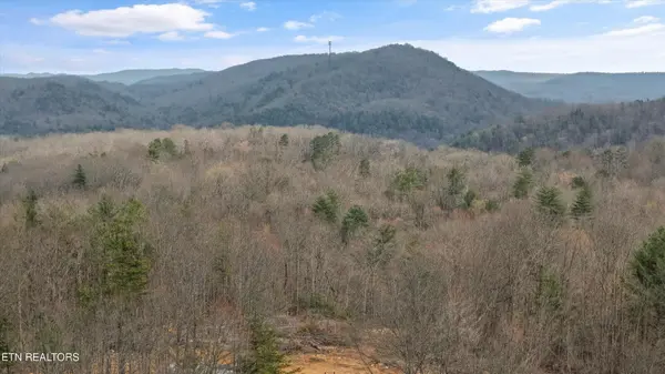 222 Heritage Hills Rd, Harriman, TN 37748
