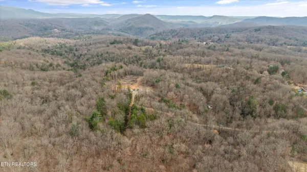 222 Heritage Hills Rd, Harriman, TN 37748