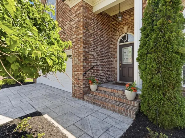 1145 Isaac Franklin Dr, Gallatin, TN 37066