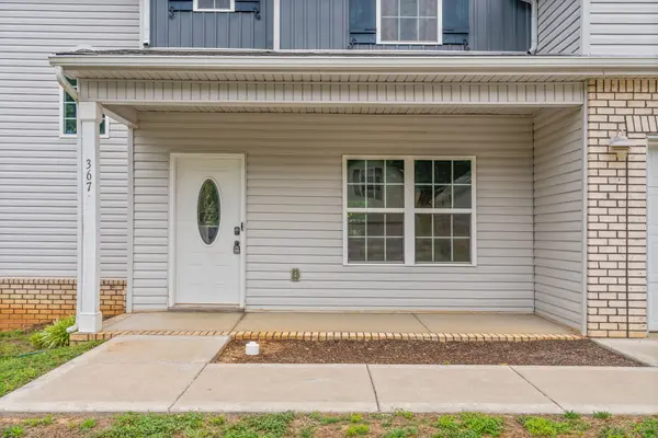 367 Barry Dr, Clarksville, TN 37040