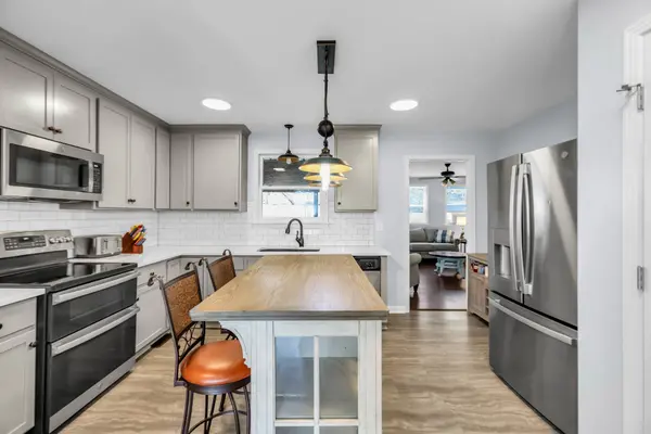 1917 Graceland Dr, Goodlettsville, TN 37072