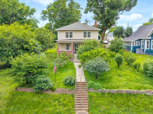 440 N 2nd St, Clarksville, TN 37040