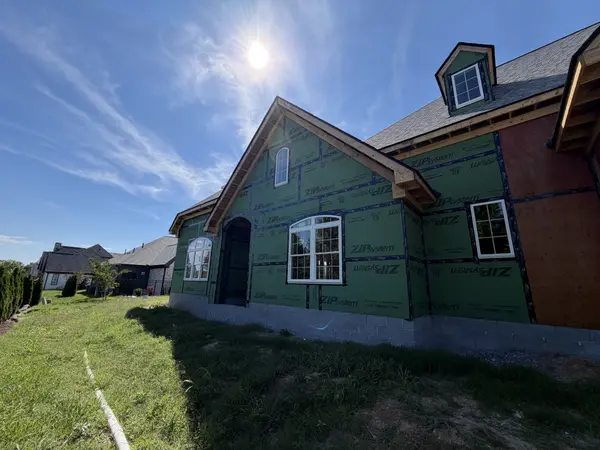 404 Flag Court, Gallatin, TN 37066