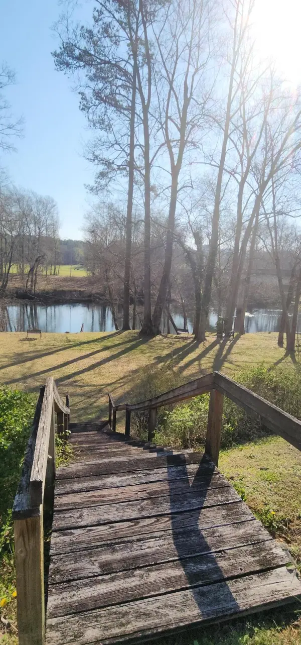 18 Crews Drive, Benton, TN 37307