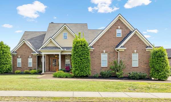 1067 Gadwall Cir, Hendersonville, TN 37075