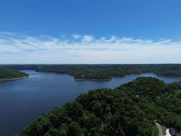 705 Harbor Pointe Dr, Silver Point, TN 38582