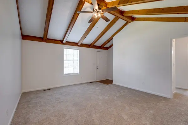 308 Oakdale Dr, White House, TN 37188