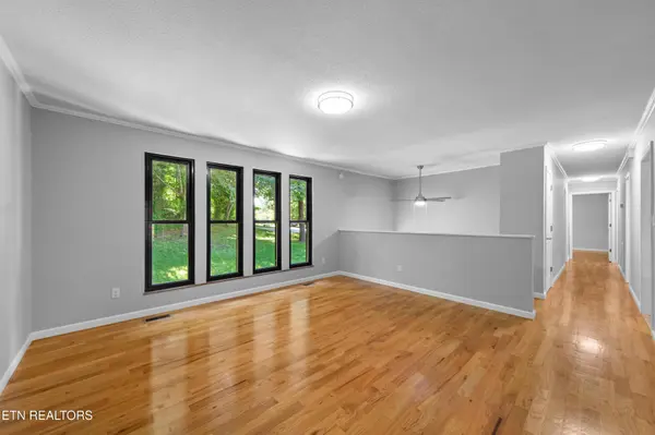 235 S Ridge Rd, Knoxville, TN 37920