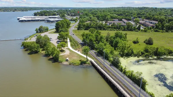 205 Edgewood Dr, Hendersonville, TN 37075