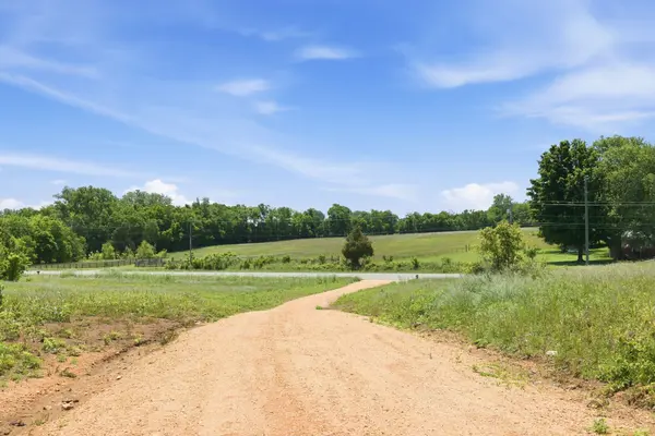 2600 Williamsport Pike, Columbia, TN 38401