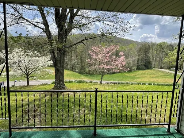 1447 Dry Shave Rd, Mcminnville, TN 37110