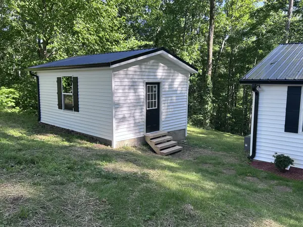 726 Cherrywood Ct, Ashland City, TN 37015