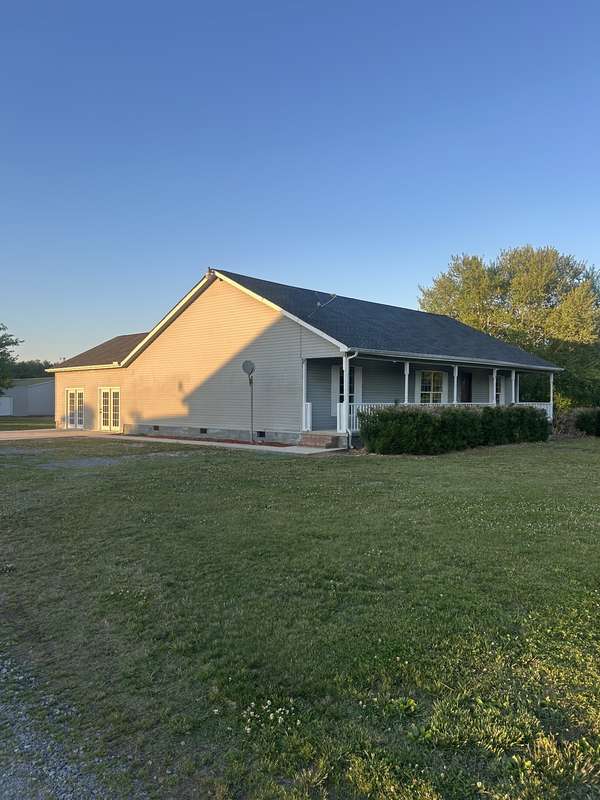 126 Simmons Ln, Shelbyville, TN 37160