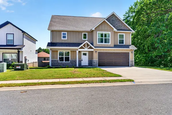 960 Princeton Dr, Clarksville, TN 37042