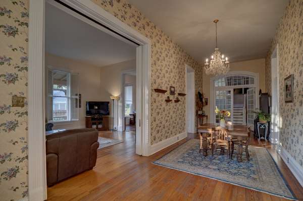 305 4th Ave #S, Franklin, TN 37064