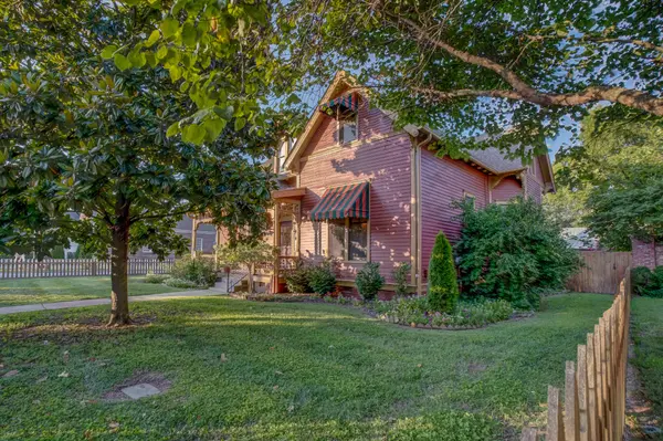 305 4th Ave #S, Franklin, TN 37064