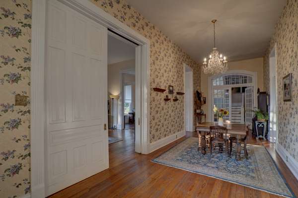 305 4th Ave #S, Franklin, TN 37064