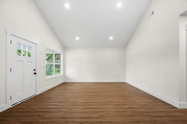 208 DECHERD STREET #W, Tullahoma, TN 37388