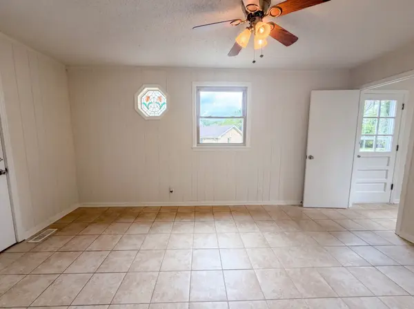 587 Lafayette Rd, Clarksville, TN 37042