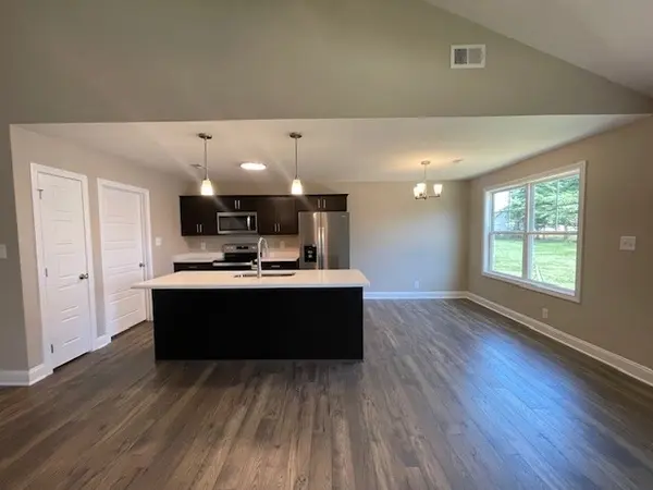 1105 Poppyseed Dr, Oak Grove, KY 42262
