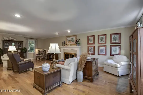 212 Woodland Trace Drive, Knoxville, TN 37934