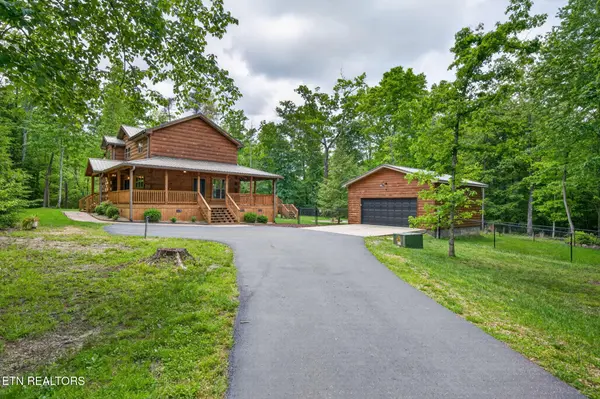 704 White Oak Rd, Monterey, TN 38574