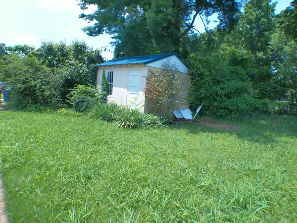201 Hodges St #N, Cowan, TN 37318