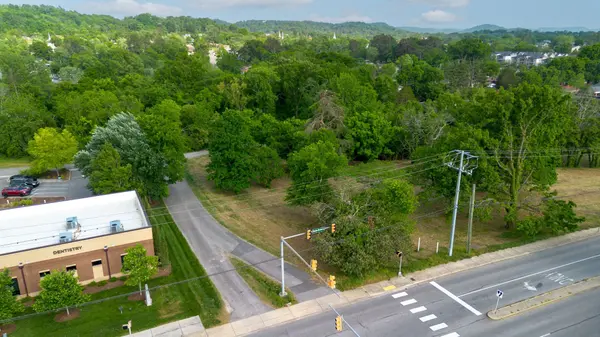 8138 Sawyer Brown Rd, Nashville, TN 37221