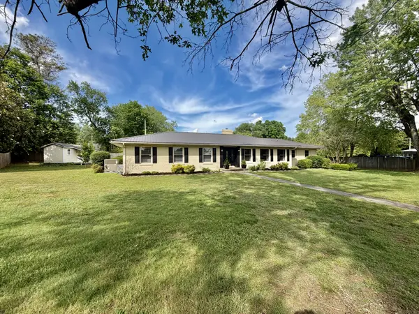 232 Admiral Cir, Lawrenceburg, TN 38464