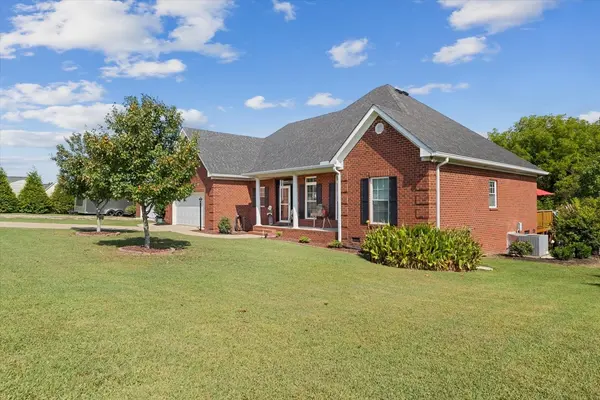605 Compton Ln, Columbia, TN 38401