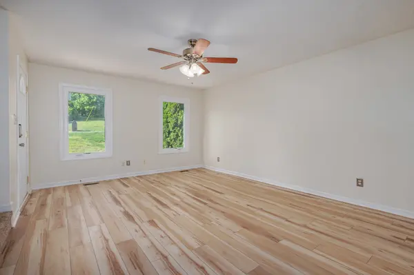918 Hedge Apple Dr, Clarksville, TN 37040