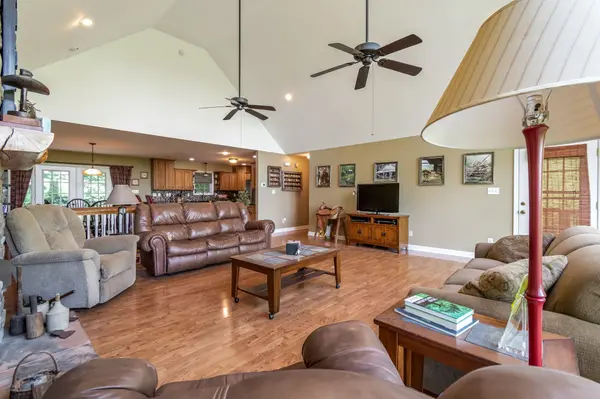 300 Gunter Smith Rd, Pulaski, TN 38478
