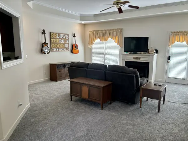 320 E Franklin St #15, Gallatin, TN 37066