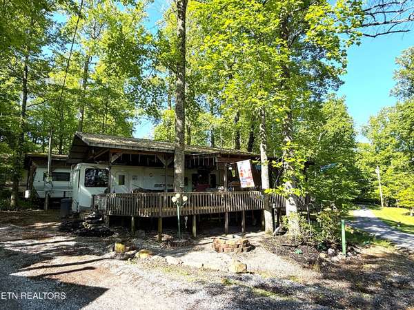 605 Lily Way, Cosby, TN 37722