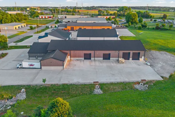1040 Smokestack Dr, Clarksville, TN 37040