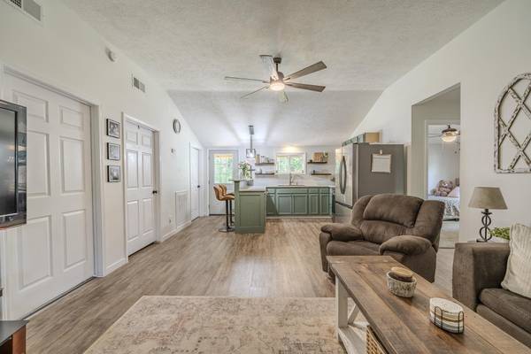 5525 HOLLAND CREEK RD, Savannah, TN 38372