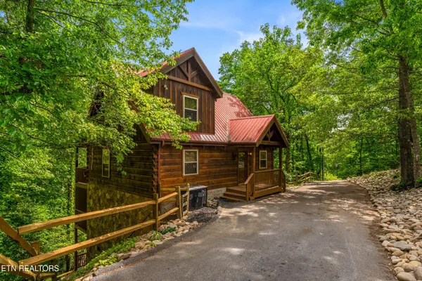 459 Ownby Circle, Gatlinburg, TN 37738