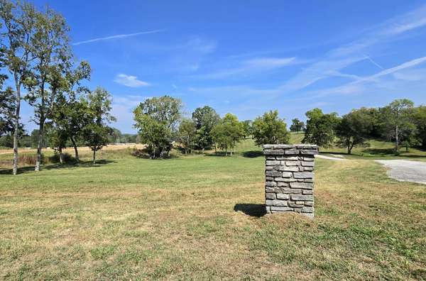 616 N James M Campbell Blvd, Columbia, TN 38401