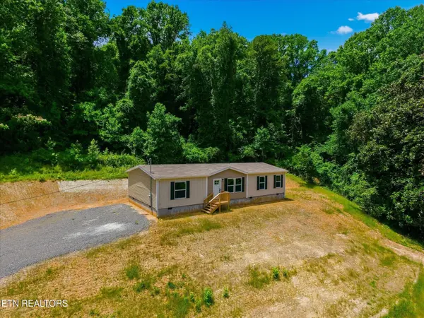 1009 S Gateway Ave, Rockwood, TN 37854