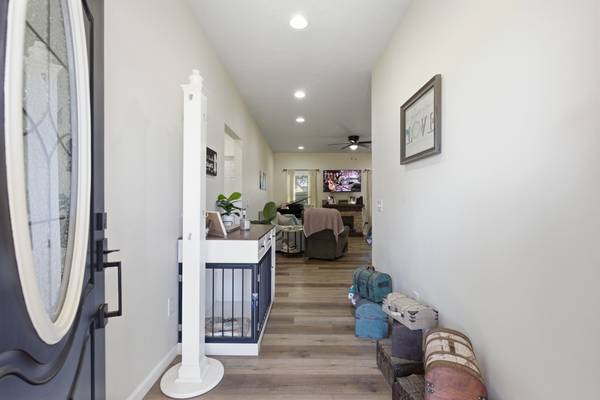 208 Avalon Dr, Paris, TN 38242