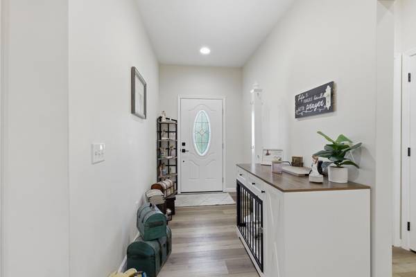 208 Avalon Dr, Paris, TN 38242