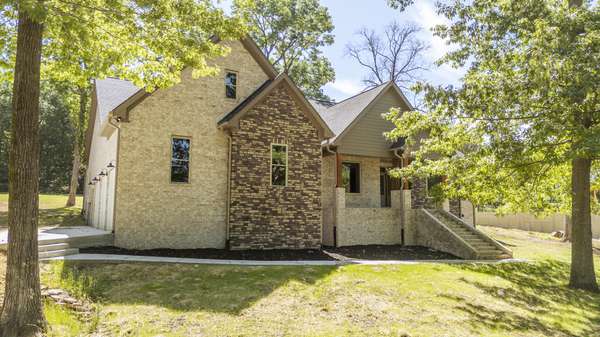 621 Bradley Ln, Bath Springs, TN 38311