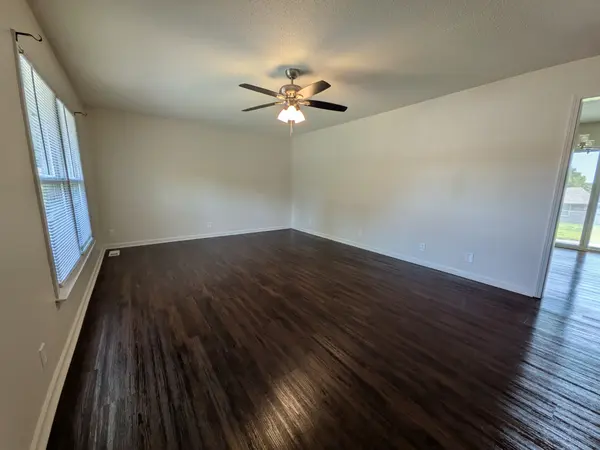 809 Margret Dr, Clarksville, TN 37042