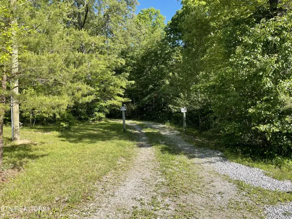133 Thompson Rd, Crossville, TN 38571