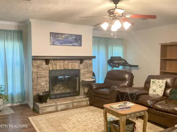 133 Thompson Rd, Crossville, TN 38571