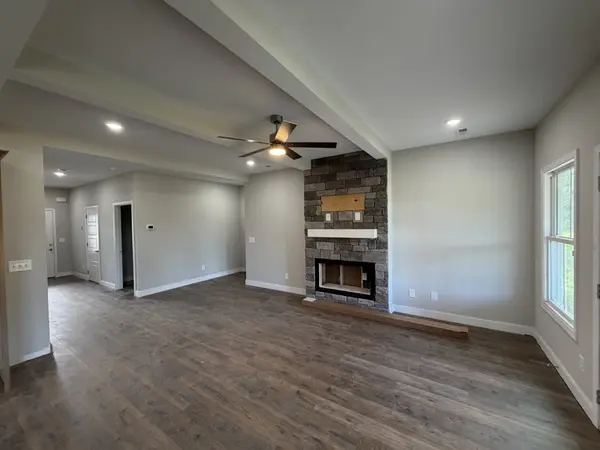 33 Miller Farm, Clarksville, TN 37043