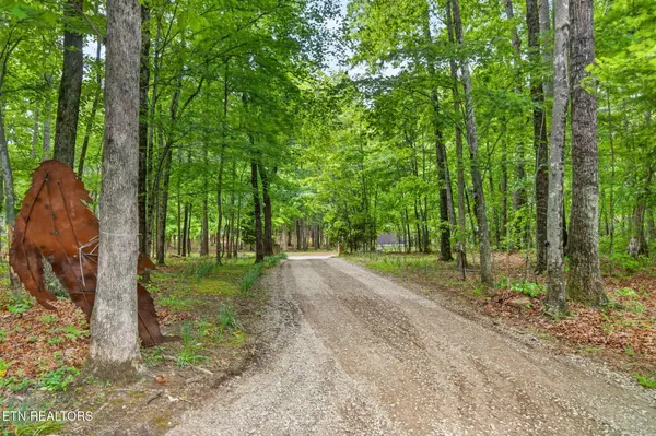 500 Cliff Park Rd, Monterey, TN 38574