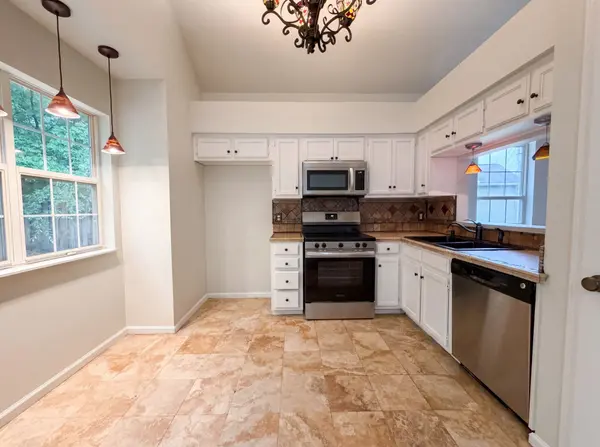 4046 Farmingham Woods Dr, Hermitage, TN 37076