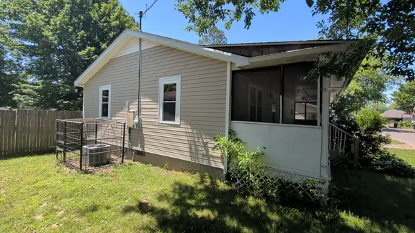 1305 Jones St, Dyersburg, TN 38024